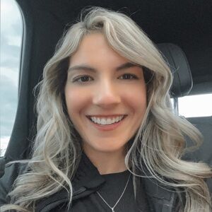 Meet your Posher, Talia